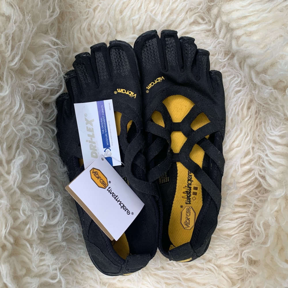 NWT Vibram Fivefingers Alitza Loop shoe